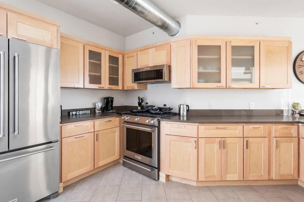 Upscale 3Br Penthouse By Cozysuites Indianapolis Exteriör bild